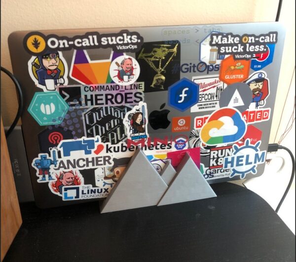 Soporte Vertical Para Macbook Air Pro Impreso 3d Pla - Imagen 3