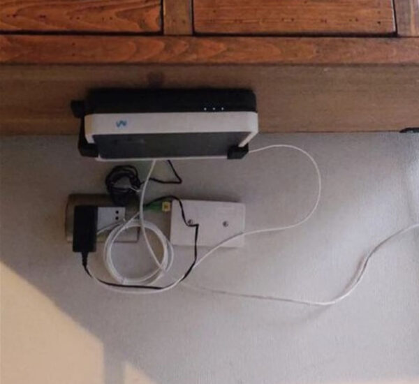 Soporte Debajo Escritorio Router Askey Rtf3505vw Movistar - Imagen 2